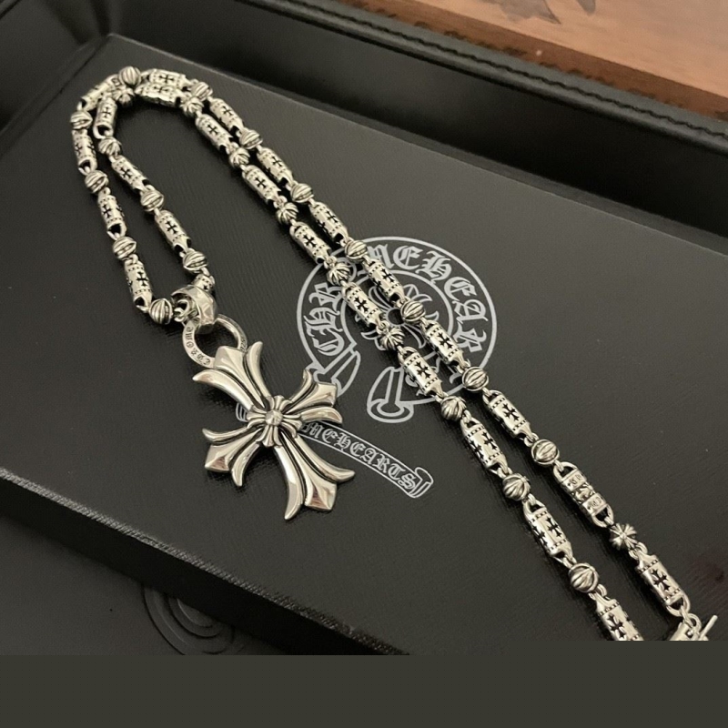Ch**me He**ts necklaces